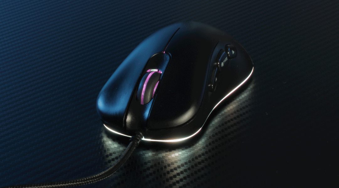 Mouse Gamer OGMM01 de frente con iluminacion RGB