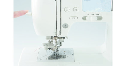 Maquina de coser y bordar domestica - SE425