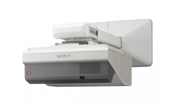 Sony muestra los poderes de su espectacular (y carísimo) proyector 4K de tiro  ultra corto